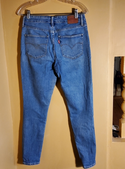 Levi's 721 High Rise Skinny Red Tab Jeans - Picture 5 of 6